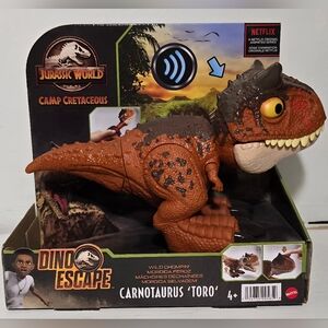 Jurassic World Dino Escape Camp Cretaceous Wild Chompin’ Carnotaurus ‘Toro’